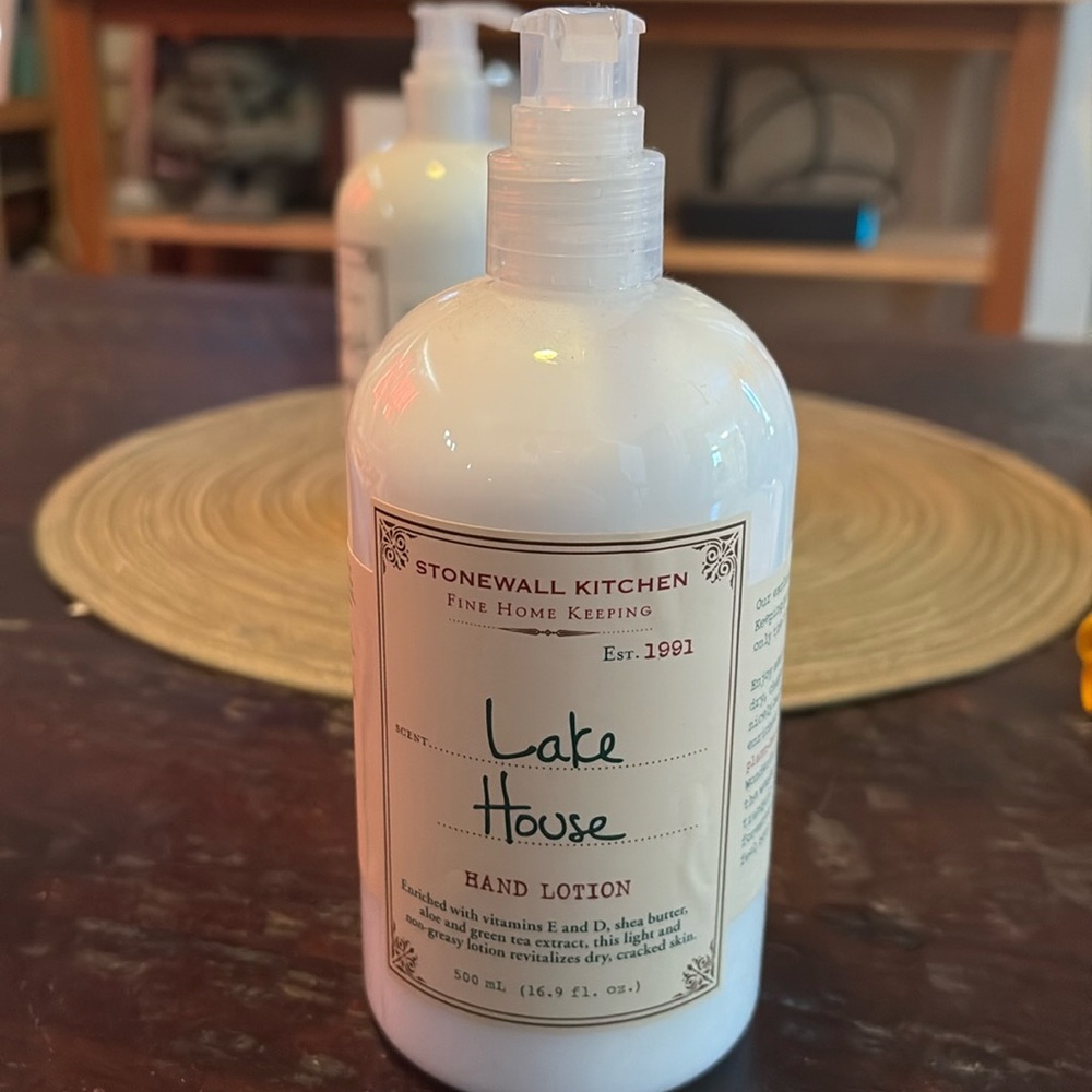 Stonewall Kitchen Hand Lotion- Lake House